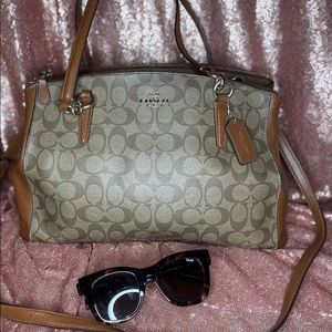 👜Tan & brown coach bag with body strap 👜